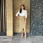 Christine Lampard Instagram - Lovely morning back with the @lorraine team! Happy St Patrick’s weekend everyone ☘️ (top and skirt from @hm @danniiwhitemanstylist @helenhandmakeup @cilerpeksah_hairstylist ) 🥰