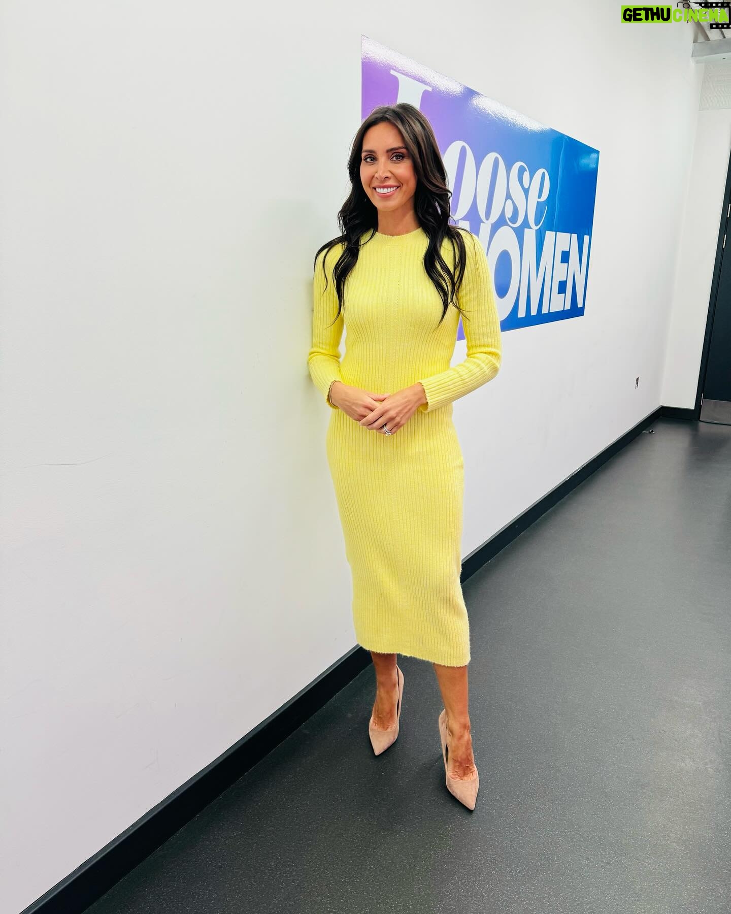 Christine Lampard Instagram - Beat Blue Monday… just wear yellow 🌼⭐️ @loosewomen @mothershoppers dress from @mango