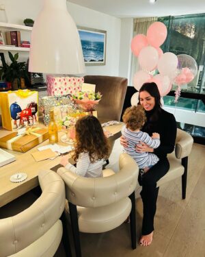 Christine Lampard Instagram - Blooms and balloons today! Feeling very grateful 🙏🏼 Thank you for all the birthday love ❤️ 🎂