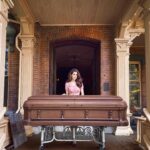 Christine McConnell Instagram – My antique Marsellus Casket arrived just in time for Fall 🍁⚰️🍁

My friends @Michael5952 and his wonderful daughter @Carolannkregel (who are a father/daughter team of Morticians) were able to find this eerie treasure for me ♥️☠️♥️

They were even amazing enough to include a beautifully well worn embalming table, which Ive set up in the basement! 🍂👻🍂