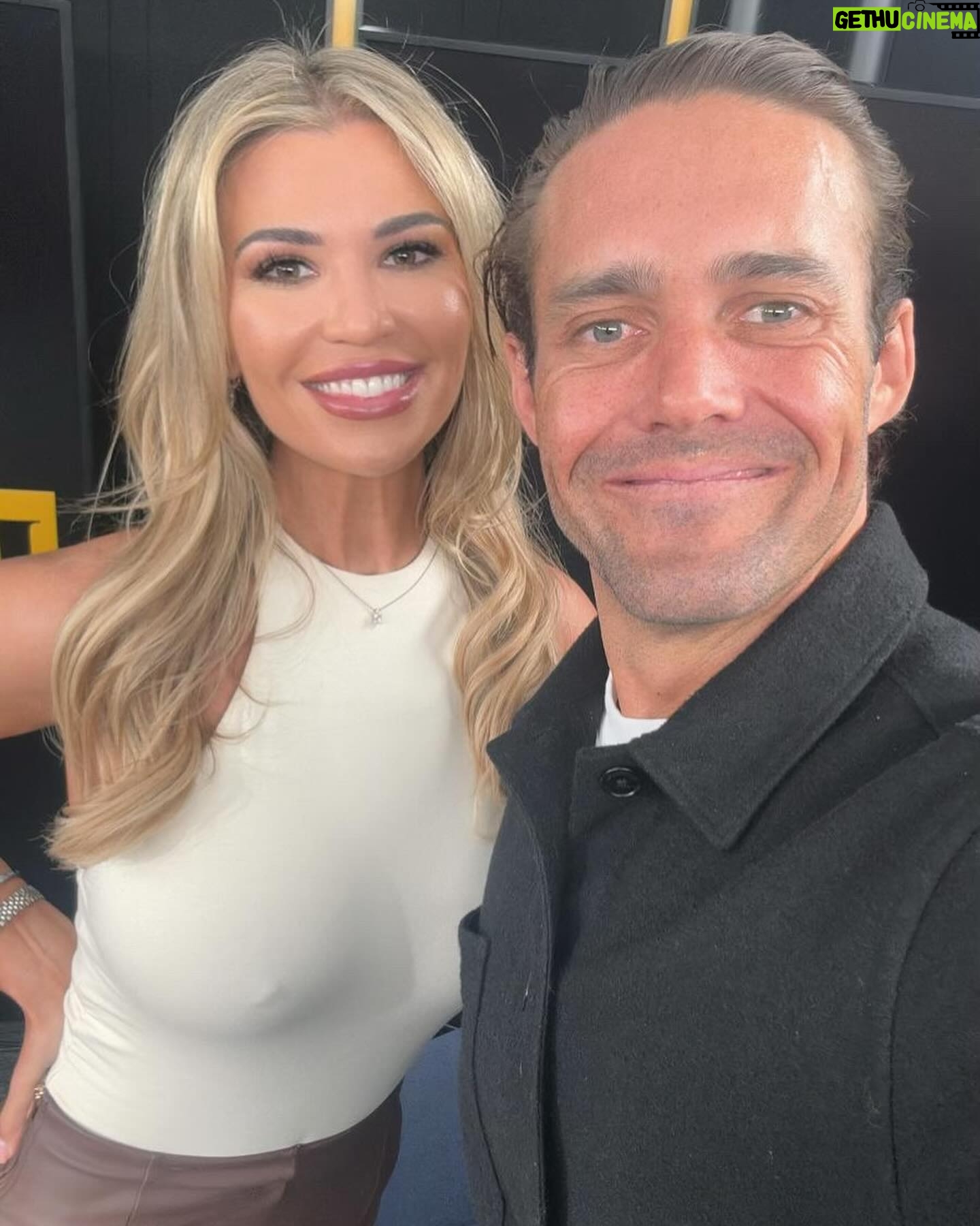 Christine McGuinness Instagram - The world around you is beautiful when the world within you is peaceful β¨ A little slice of my week πΈ Working on H-E-R @weare___her summer collection π Went to #ThePiano π₯πΉ Done @bigfish.pod streaming now ποΈ I spoke @excellondon #CareShow with @nickbright π€ My Nan had such a beautiful send off π₯Ήβ€οΈ I was blessed with an incredible sunset π
Embracing this calm peaceful era surrounded by positive energy, love and happiness π₯°