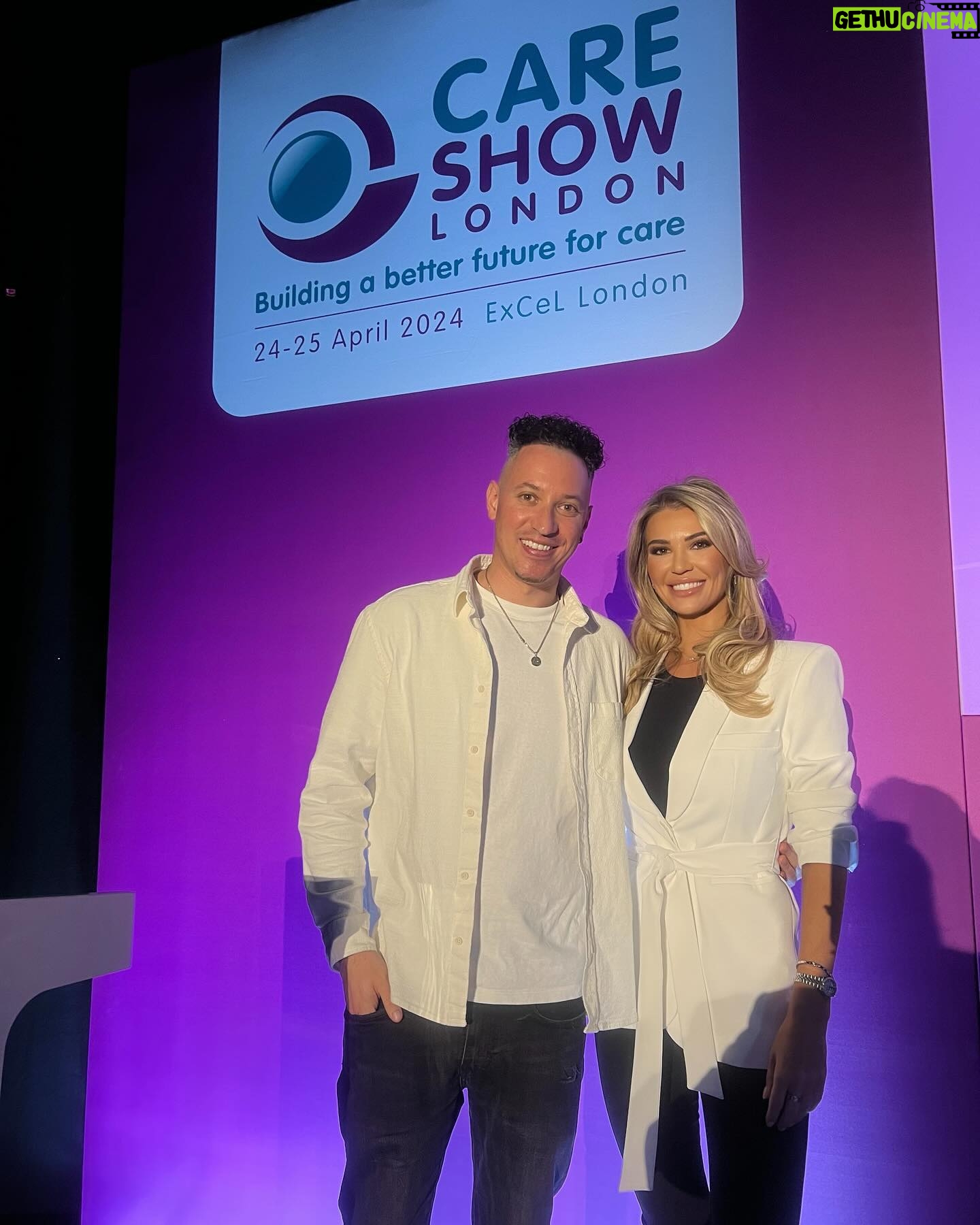 Christine McGuinness Instagram - The world around you is beautiful when the world within you is peaceful β¨ A little slice of my week πΈ Working on H-E-R @weare___her summer collection π Went to #ThePiano π₯πΉ Done @bigfish.pod streaming now ποΈ I spoke @excellondon #CareShow with @nickbright π€ My Nan had such a beautiful send off π₯Ήβ€οΈ I was blessed with an incredible sunset π
Embracing this calm peaceful era surrounded by positive energy, love and happiness π₯°