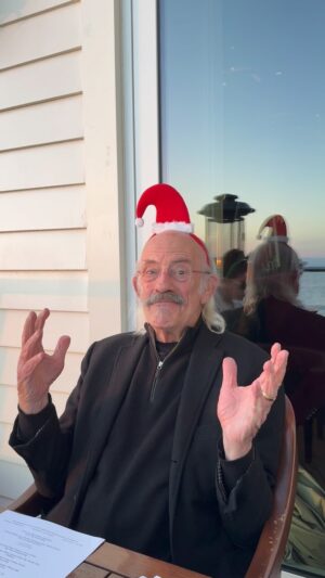 Christopher Lloyd Instagram - Merry Christmas to you all!!! 🎅🎄