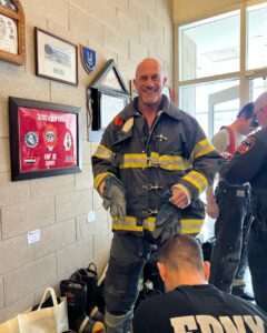Christopher Meloni Instagram - So…this happened with @denisleary and @bobby1960 @therealmariskahargitay to help out @learyfirefighters #learningthetrade #respect #NYBravest