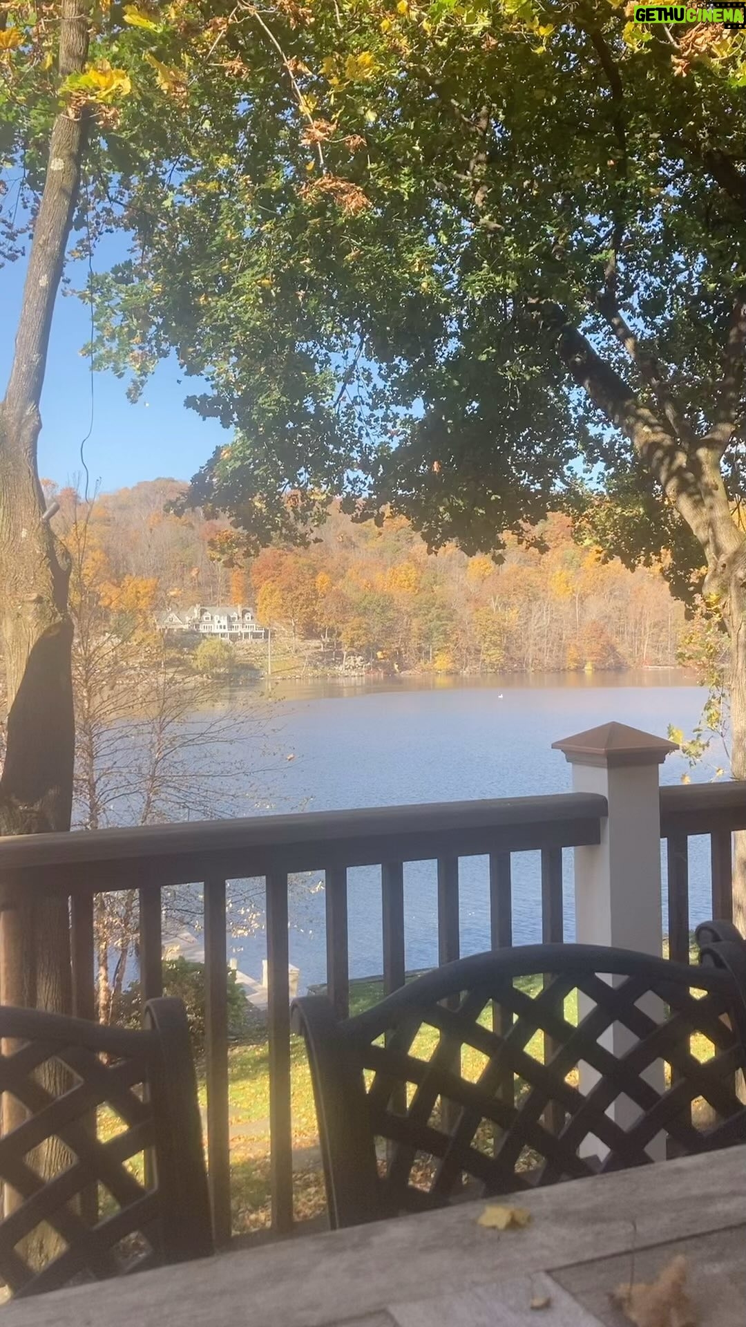 Christopher Meloni Instagram - So…how’s ur morning goin ?
