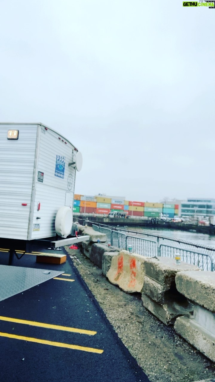 Christopher Meloni Instagram - #superglamour on the mean streets of #OC @lawandorderoc @nbc @wolfentertainment