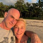 Christopher Meloni Instagram - 1-Shhh 2- why is she…? 3-this is why I… #downtime #luckyman #OCtonight