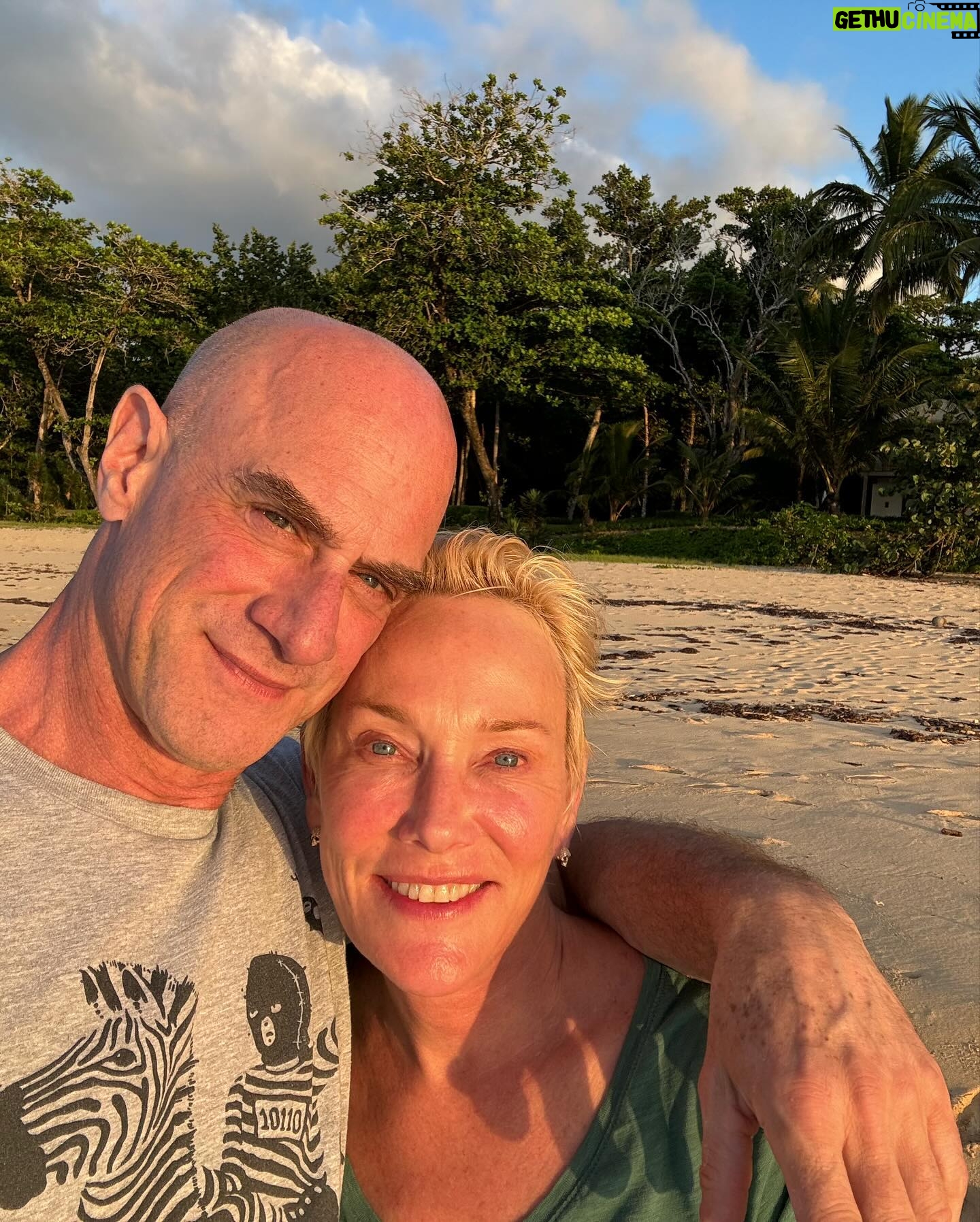 Christopher Meloni Instagram - 1-Shhh 2- why is she…? 3-this is why I… #downtime #luckyman #OCtonight