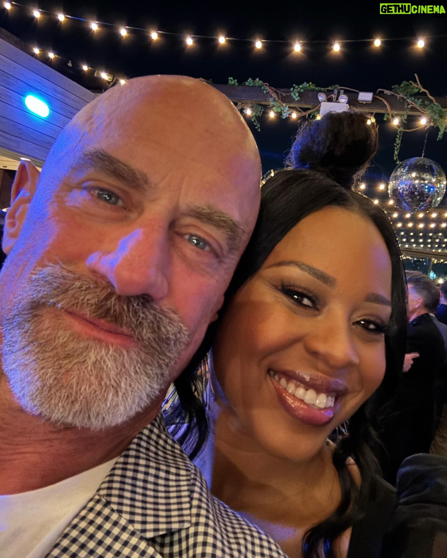Christopher Meloni Instagram - DJ Reyes spinning the mad beats at the #OCseason4 wrap. Joy. Camaraderie. Shenanigans. @ainsleyseiger @daniellemonetruitt @shespokerebecca #LetsRollSeason5
