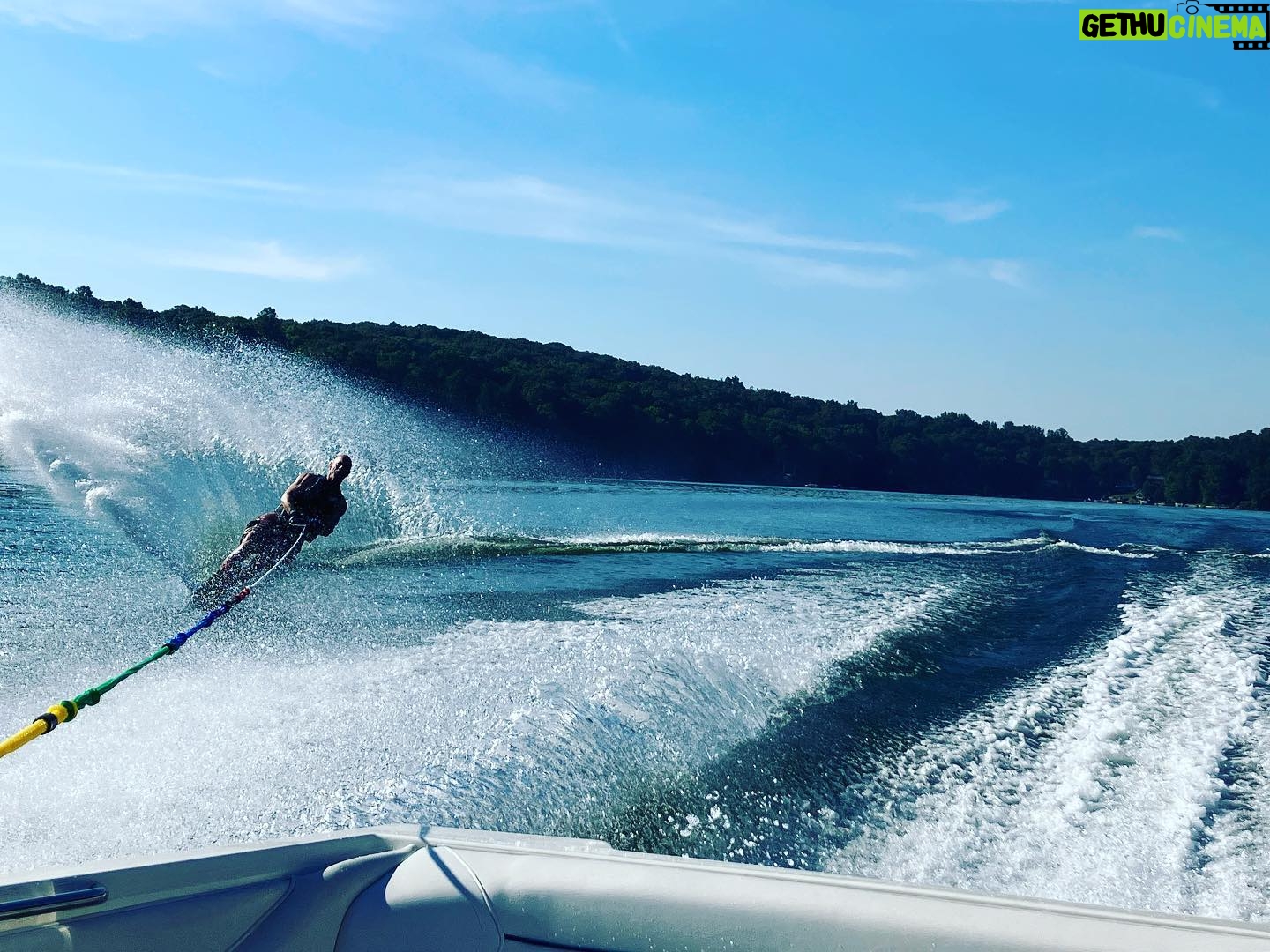 Christopher Meloni Instagram - Yeah we did #roostertail