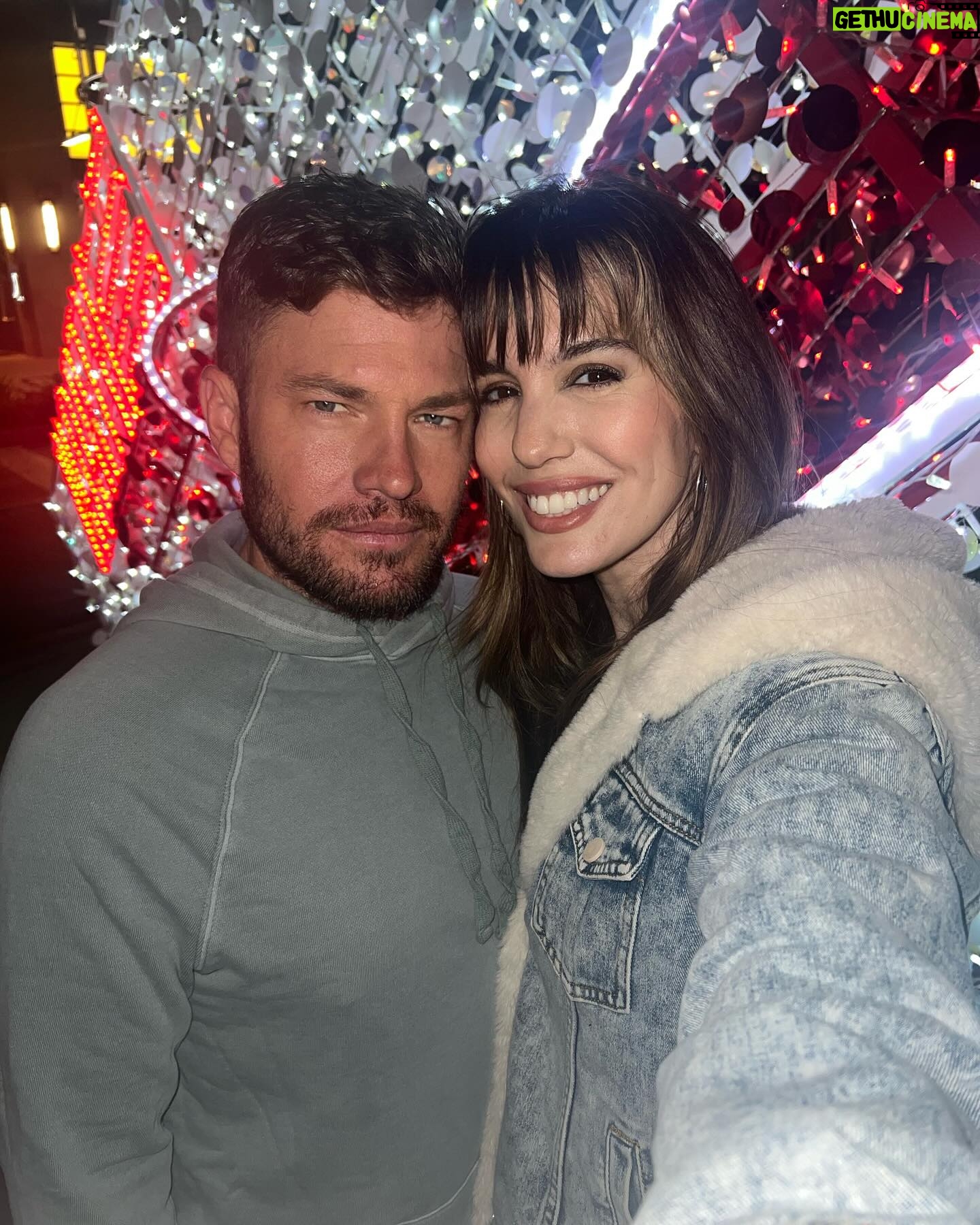 Christy Carlson Romano - 14.2K Likes - December is my favorite. 🙏🏻
#holidays #happiness #joy #couplegoals #love #family #christmas #dwtsaustin
