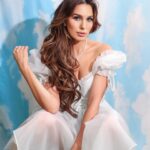 Christy Carlson Romano Instagram - “Wendy was grown up. You need not be sorry for her. She was one of the kind that likes to grow up. In the end she grew up of her own free will a day quicker than other girls.“ - J.M. Barrie 🧚 📷 @dylanlujano