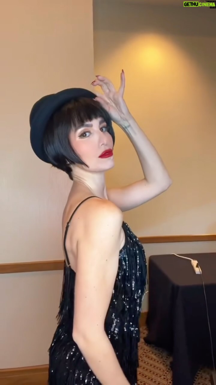 Christy Carlson Romano Instagram - He had it comin…💋 #dwtsaustin @center4cp #chicago #velma