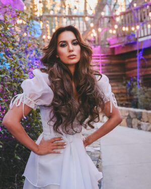 Christy Carlson Romano Instagram - “Wendy was grown up. You need not be sorry for her. She was one of the kind that likes to grow up. In the end she grew up of her own free will a day quicker than other girls.“ - J.M. Barrie 🧚

📷 @dylanlujano