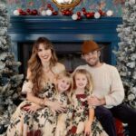 Christy Carlson Romano Instagram - Merry Christmas from the Rooneys 🌲
