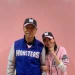 Chun Woo-hee Instagram - 최강야구 시즌3 첫직관 시구자로 초대해주셔서 영광이었습니다 도와주신 정의윤, 신재영 선수님 감사드려요:) 그리고 정말 뵙고싶었던 김성근 감독님 🫶🏻🫶🏻 존경합니다 건강하세요 (감독님께 칭찬받았다🙊) 앞으로도 응원하겠습니다! 최강야구 화이팅🙌🏻🙌🏻 최강몬스터즈 화이팅🙌🏻🙌🏻 다음에 한번 더 기회가 있다면…스파이크화 신고 갈거야…