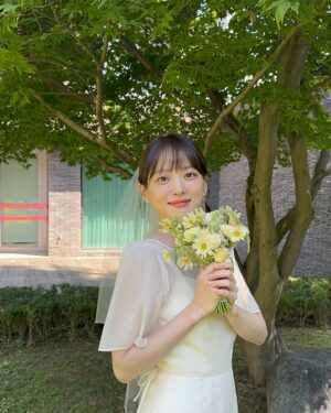 Chun Woo-hee Instagram - 결혼식 아직 남았습니다
오늘 밤 7부에서 만나요💐

#히어로는아닙니다만 
#theatypicalfamily