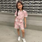 Chutima Teepanat Instagram - @baby_pipim มาตามล่าแพนเค้กรูปการ์ตูนค่ะ🤣 hair @aiya_beauty_cafe outfit @littlefairykid sneaker @blocb_official