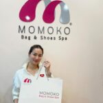 Chutima Teepanat Instagram – @momokobagspa เข้าปุ๊บ เหมือนได้กระเป๋า รองเท้าใหม่ออกมาปั๊บ 😍 #ดูรูปBeforeAfterได้เล้ยยยยย คราวนี้เราเคลือบนาโนอีกชั้นด้วย โดนอะไรหกใส่ก็ไม่เปื้อนแล้วค่า