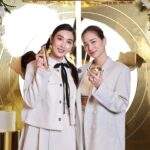 Chutima Teepanat Instagram - @Guerlain เนรมิต Guerlain Apartment สุดหรูครั้งแรกในเมืองไทย เปิดตัวนวัตกรรมฟื้นบำรุง & เพิ่มความสว่างให้โทนสีผิว ด้วยชีววิทยาควอนตัม ผสานคุณค่าของกล้วยไม้ Gold Nobile ณ ห้อง The Bill Kimpton Suite รร. Kimpton Maa-lai .. Orchidée Impériale Gold Nobile Serum & Cream คู่ผลิตภัณฑ์เลอค่า พัฒนาสูตรจากสถาบันวิจัย Orchidarium® วิทยาการ Gold QuantumTM Technology นำความมหัศจรรย์ของโมเลกุลโกลด์โนบิเลมาสกัด เพื่อฟื้นบำรุง ยกกระชับ ยืดอายุเซลล์ผิว พร้อมปรับโทนสีผิวให้ดูสว่างขึ้นกับผลลัพธ์ที่ชัดเจนรู้สึกได้ถึงการเปลี่ยนแปลง .. 📍สัมผัสความหรูหราได้ที่ เคาน์เตอร์ Guerlain พารากอน ชิดลม ลาดพร้าว & เอ็มโพเรียม .. #Guerlainthailand #Guerlainapartment #OrchideeImperialegoldnobile Outfit : @sarin.official Hair : @aiya_beauty_cafe Make-up : แต่งหน้าเองค๊าบ - @aiya_beauty_cafe กรีด eyeliner ให้🤣