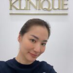 Chutima Teepanat Instagram - เพื่อนถามว่าไปทำอะไรมาหน้าใสจังช่วงนี้ เลยบอกว่าไปที่นี่ @theklinique มาค่ะ🤣 👗 @carebears.x.tye.chutima