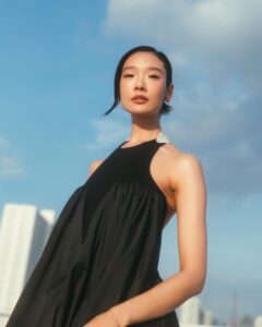 Chutimon Chuengcharoensukying Instagram - ☁️🖤