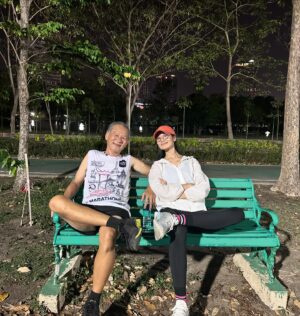 Chutimon Chuengcharoensukying Instagram - 🖤🌝🌚