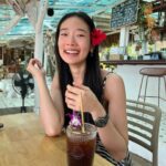 Chutimon Chuengcharoensukying Instagram - 🌺😚🤍