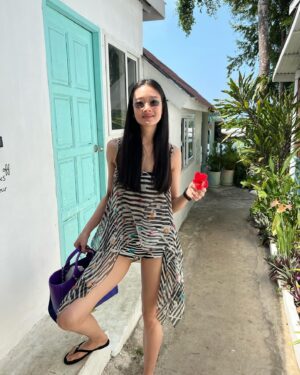 Chutimon Chuengcharoensukying Instagram - 🌺😚🤍