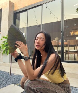 Chutimon Chuengcharoensukying Instagram - หิวก็แวะจ้า 🍚🥘🍗🥬💙🫂
#J12 #CHANELWatches