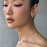 Chutimon Chuengcharoensukying Instagram - 👱🏼‍♀️💎✨🌸💙🌝 #N5Collection #CHANELFineJewelry