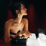 Chutimon Chuengcharoensukying Instagram - What a fun evening with @chanel.beauty🖤💃🏻 ลงทะเบียนแล้วแวะมางานป๊อปอัพกันนะ ตั้งแต่วันนี้ถึง 26 เมษายนนี้ ที่ EMSPHERE #CHANELMakeup #CHANELBeauty #RougeAllure #CHANELNuitBlanche