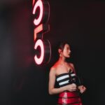 Chutimon Chuengcharoensukying Instagram - What a fun evening with @chanel.beauty🖤💃🏻 ลงทะเบียนแล้วแวะมางานป๊อปอัพกันนะ ตั้งแต่วันนี้ถึง 26 เมษายนนี้ ที่ EMSPHERE #CHANELMakeup #CHANELBeauty #RougeAllure #CHANELNuitBlanche
