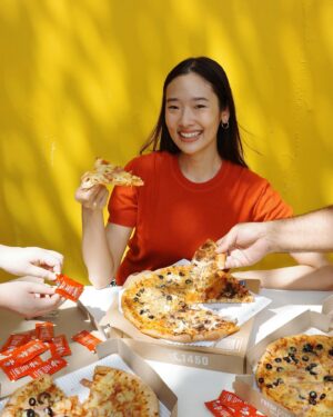 Chutimon Chuengcharoensukying Instagram - 🍕💙❤️🍕 📞 1️⃣4️⃣5️⃣0️⃣