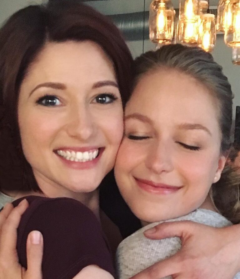 Chyler Leigh Instagram - Day 1 of #Supergirl Season 3 with @melissabenoist 👯 I am so grateful the first one was spent together. I love you Sis... missed you bunches #danverssisters #sistersunite