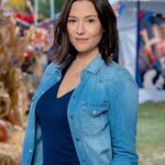 Chyler Leigh Instagram - Well, that changed quickly for Kat! Tune in tonight for episode 6 of #thewayhome and find out why. You definitely don’t wanna miss this! The 🧶 keeps unraveling 🤯 @hallmarkchannel @thewayhomehallmarkchannel