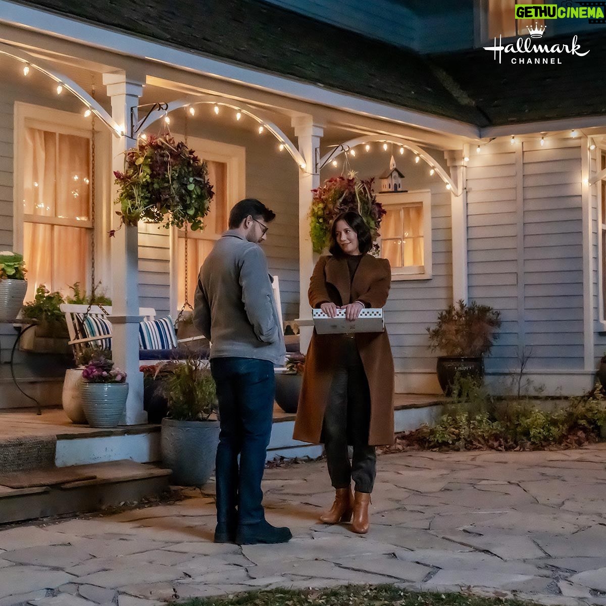 Chyler Leigh Instagram - 🍕 and #TheWayHome... what's better than that? Tell us how many times you've rewatched the series so far!
