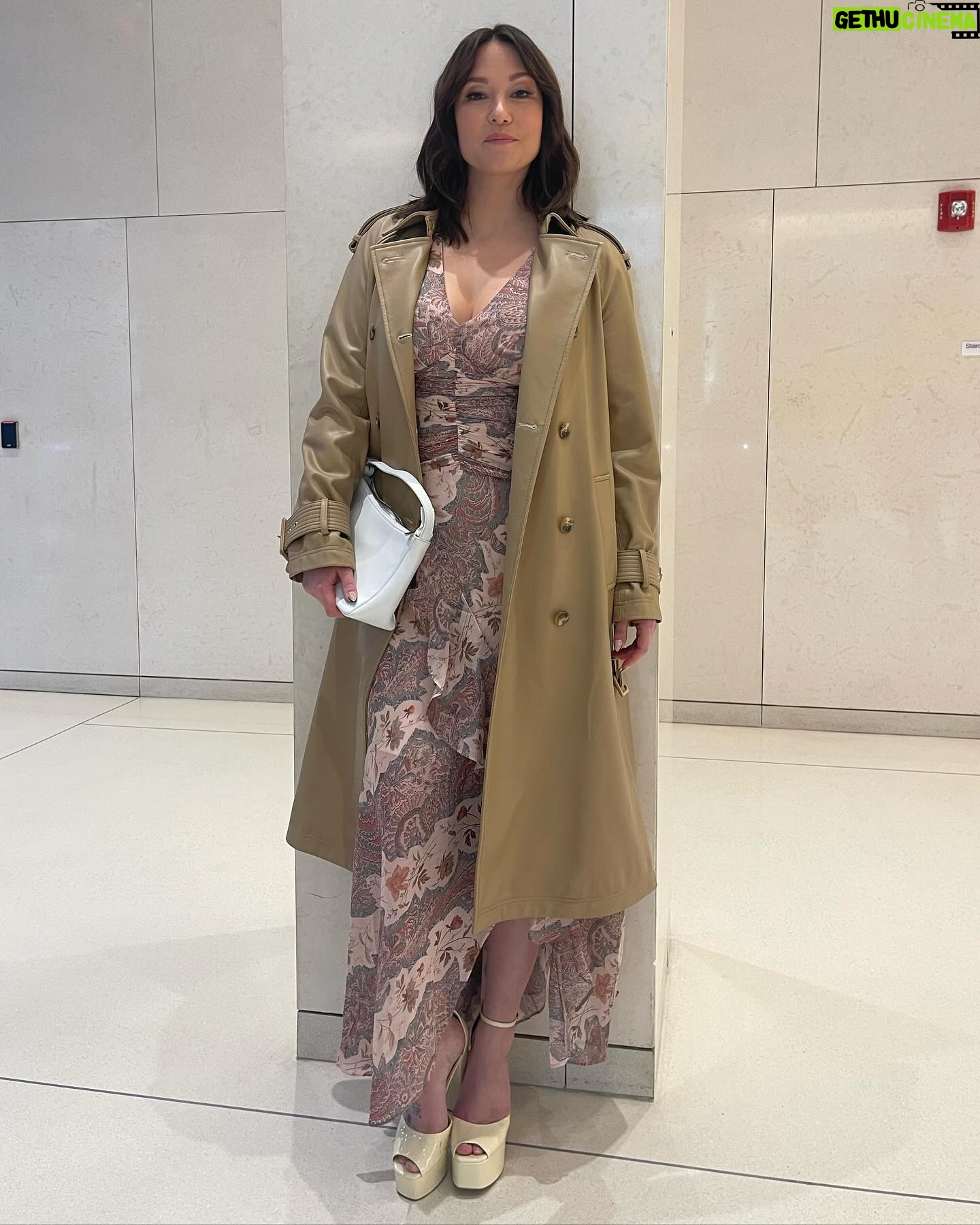 Chyler Leigh Instagram - I love this project so much and I’m so happy I get to share this journey with all of you! #thewayhome @hallmarkchannel @thewayhomehallmarkchannel Look 1: @lagencefashion @giuseppezanotti @fleurdumalnyc Look 2: @ph5official @larroude Look 3: @veronicabeard @allsaints @brandonblackwoodnyc @giuseppezanotti Look 4: @cynthiarowley @giuseppezanotti @fleurdumalnyc Look 5: @pinkoofficial @fleurdumalnyc @giuseppezanotti Stylist: @langy Makeup: @patrice.boudreau Hair: @harleybeman