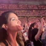 Cindy Sirinya Bishop Instagram - Flew into SG for Taylor!! What an epic performance and what a queen 💪🏼 Thank you my lovelies @pam_phorn & @woodytalk for an incredible whirlwind experience! #erastour #taylorswift #impromptutrip