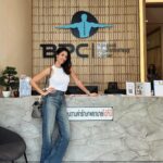 Cindy Sirinya Bishop Instagram - So turns out my nagging elbow pain from a ski accident has now developed into chronic #tenniselbow preventing me from doing my regular yoga or weight training. But am grateful for the expert care at @bpcphysio and attentiveness of my therapist Khun Fa. Even down to detailed explanation of my condition, recommended treatment and at-home exercises for me to do in between sessions. Already noticing a big improvement! A few more sessions and I’ll be back in action! 💪🏼💪🏼💪🏼 #bpcphysio #physicaltherapy #sportsinjury