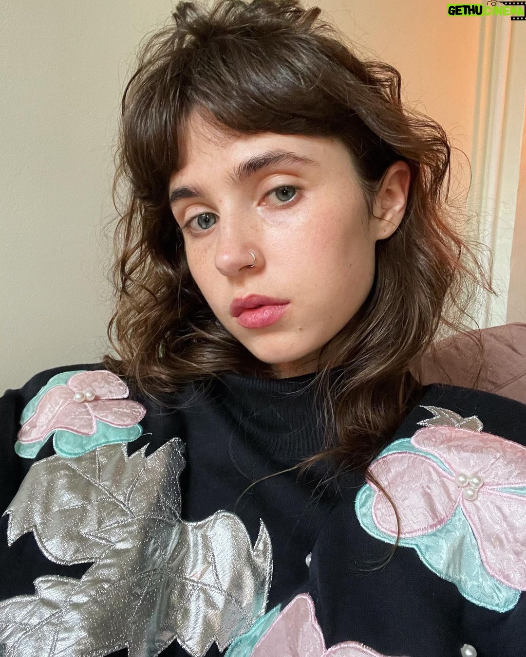 Clairo Instagram - i have nothing to say in my caption