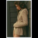 Clairo Instagram - 🎁