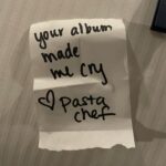 Clairo Instagram - 🎁