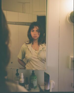 Clairo Instagram - @adriannieto__