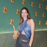 Clara Alonso Instagram - Mix de estos días. Hubo mucha música y encuentros.. pero resulta que cuanto mejor la paso, menos fotos saco 🫠 Que arranquen MUY bien esta semanita Corta❤️