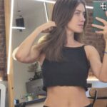Clara Alonso Instagram - Mix de estos días. Hubo mucha música y encuentros.. pero resulta que cuanto mejor la paso, menos fotos saco 🫠 Que arranquen MUY bien esta semanita Corta❤️