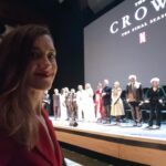 Clara Alonso Instagram - The Crown es una de mis series favoritas de todos los tiempos por sus guiones, la excelencia de como se realizó, sus actuaciones brillantes. Una serie que me acompañó los últimos años de mi vida... ¿a quién más? ¿Cuáles son son sus personajes o temporada favorita?  ¿qué les hizo sentir? Que regalo haber viajado a Londres a la premiere de la última temporada de #TheCrown . Gracias @chenetflix @netflixlat por este viaje inolvidable. Y ya saben el 14/12  se estrenan los capítulos finales (que sin spoilear.. son INCREIBLES) @netflixuk @thecrownnetflix Mi look @redondobrand @lodishoes @ebraestudio