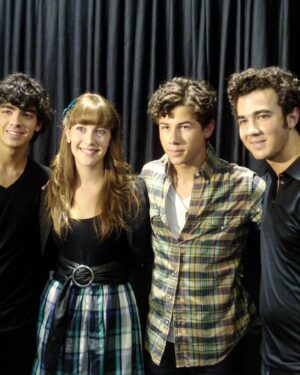 Clara Alonso Instagram - 1.Ahora
2. Creo que 2010 cuando le abríamos sus conciertos en Latinoamérica.
3. 2008, "trabajando" en los Disney Channel Games en Orlando
4. Tb

La vida🖤
