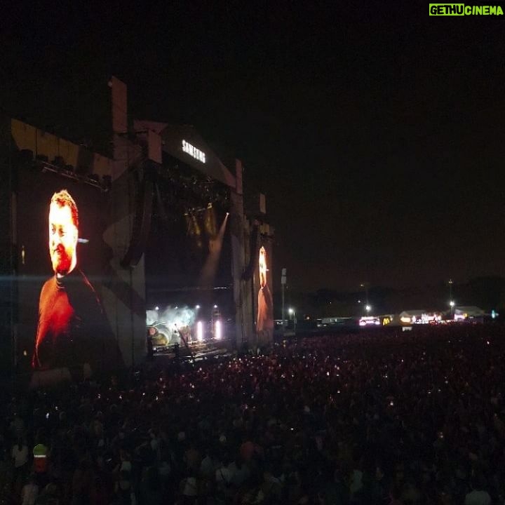 Clara Alonso Instagram - Sam Smith i love you por siempre. Verte en vivo en el Lolla fue 🥵 Amo la música, amo lo que la música genera en las personas. Amo abrirme a la experiencia compartirda de los conciertos. Noche inolvidable♡ Gracias Ro♡