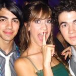 Clara Alonso Instagram - 1.Ahora 2. Creo que 2010 cuando le abríamos sus conciertos en Latinoamérica. 3. 2008, "trabajando" en los Disney Channel Games en Orlando 4. Tb La vida🖤